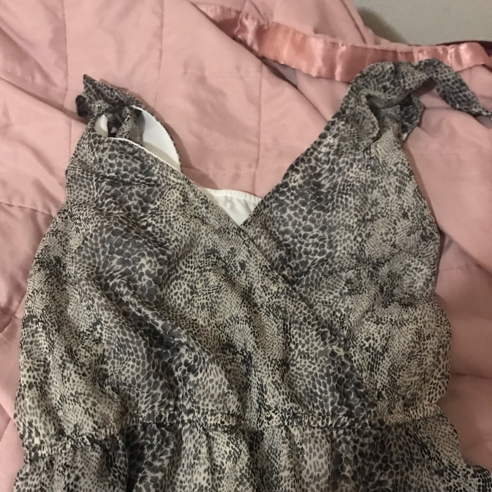 Romper. - Picture 2 of 5